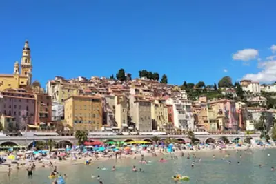 Image de 迷人的两卧室公寓，配备无线网络和空调，位于迷人的芒通