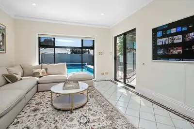 Image de Lux Manor - Pool, Sleeps 12