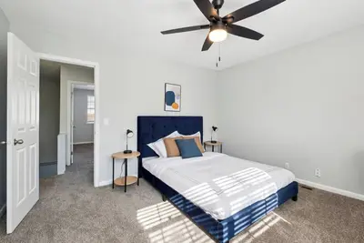 Image de Brentwood U7 I Cozy & Comfy I 2Bd I Free Parking