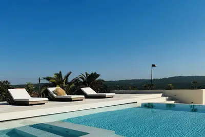 Image de 5* Luxury Villa, with infinity pool and tennis court, short walk to the beach.