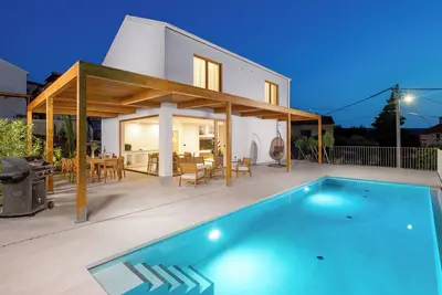 Image de Villa 1 with pool Soline, Krk, 280 m from beach, by 4Villas