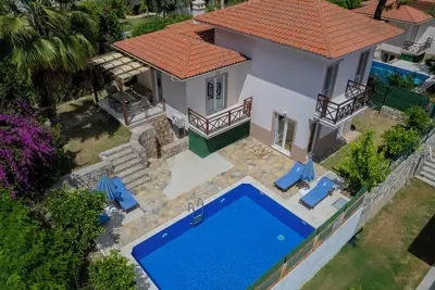 Göcek'de Deniz ve Doğa Manzaralı 4+1 Villa Kiraz