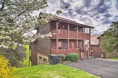 Image de 4 Bedrooms just 2 Miles from the Main Parkway and all the fun!