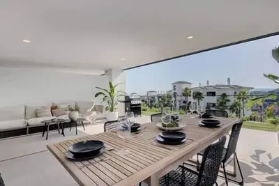 Image de Brand New, Elegant Ground Floor Two Bed Apartment