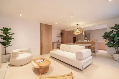 Image de HostWise - Stylish and Spacious Flat near the Beach