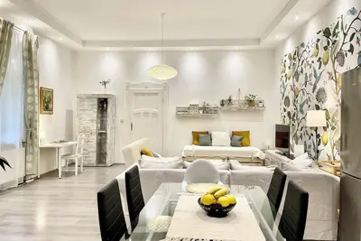 Image de Our charming spacious family friendly home in lovely Budapest near the Castle