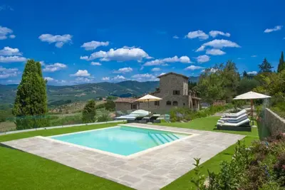 Chianti Countryside Retreat With Pools