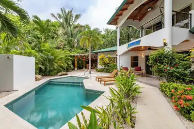 Image de Ola Jaula, Vacation Home, New Listing, Walk to Surfing Beach