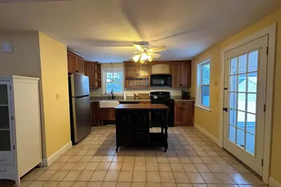 Image de Cozy 2-bedroom house with WiFi in Scarborough