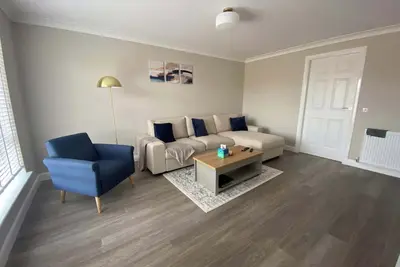 Image de Charming 2-Bedroom Home with Private Driveway
