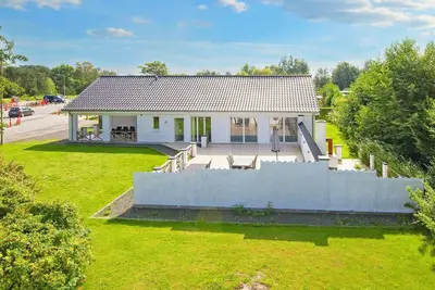 Image de Maison de vacances pour 10 a Grenaa-By Traum