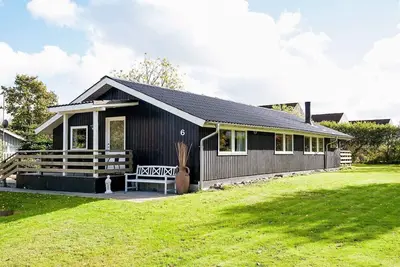 Image de Maison de vacances pour 6 a Juelsminde-By Traum