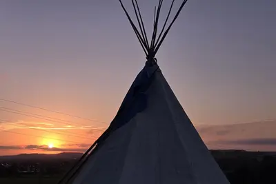 Image de Tipi-Classique-Espace sanitaire-Vue sur la campagne