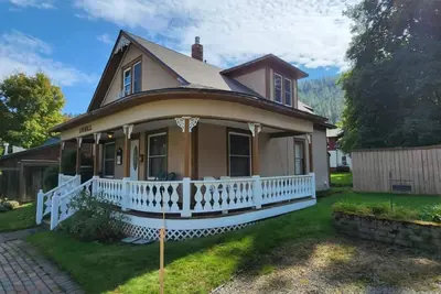 Image de The Historic Millhouse - Cozy 4-Bedroom Ski Cabin with Hot Tub in Kellogg!