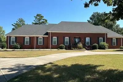 Image de Spacious 5-bedroom house w/fitness room, WiFi. Just like home away from home!