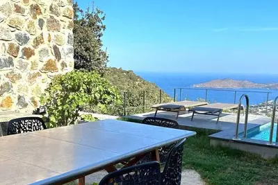 Villa Art, 3-bedroom fully  furnished villa in enchased  Yalikavak/ Bodrum/Turkey