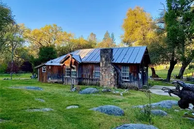 Image de Gilded Gateway: 1880s Miners Cabin 2bed 2bath. Minutes from Historic Mariposa.