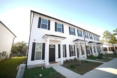 Image de Casa del Carmel- brand new construction!