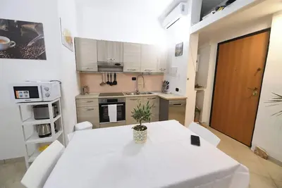 Image de Phoenix Apartment: 8 Beds 10 minutes walk from the sea!