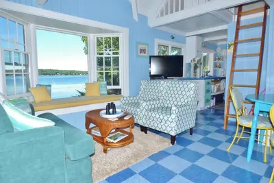 Image de SeaGlass Cottage: Incredible waterfront Retreat!