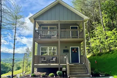 Image de Ideal Location & Mountain Views: Chattanooga Home!