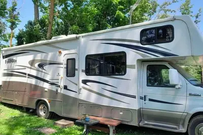 Image de Affordable, Cozy Rv just a short walk to Fort Myers Beach!