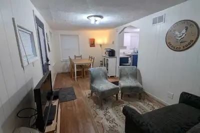 Image de \"The Coop\" - Charming 2-bedroom cottage in Ellis. Dogs Welcome!