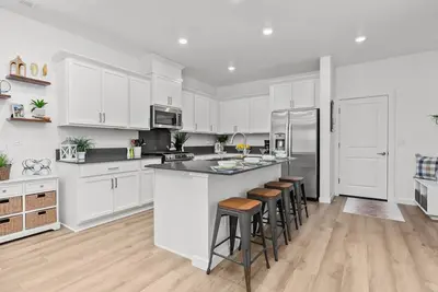 Image de New 4-bedroom townhome w/Pool and 2 car garage in welcoming Eagle with Ac, WiFi.