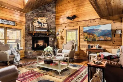 Image de Family Fun Cabin: Hot Tub, Game Room & Bbq!