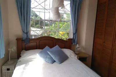 Image de Annie'S Ocean View\nCosy 2bedroom apartment with stunning bay views.