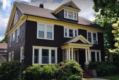 Image de Spacious 4-bedroom house in charming Oneonta with Ac, WiFi