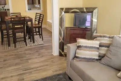 Superb 3-bedroom house with Central Air and Heat 15 minutes from Motiva Refinery