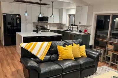 Image de Brand New 3 Bedroom Pet & Family Friendly