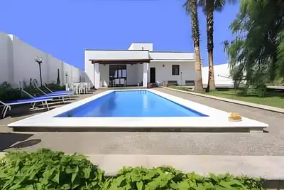 Image de Villa 'Leonardo Con Piscina Privata' avec piscine privée, Wi-Fi et climatisation