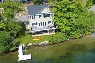 Image de New Build Merrymeeting Lake Waterfront - Crystal Clear Water, Dock, Kayaks, A/C