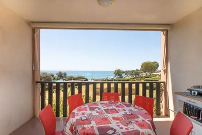 Image de Appartement 'Résidence Aria Marina Plage' avec vue sur la mer, piscine partagée et Wi-Fi