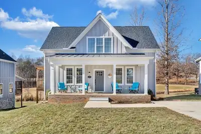 Image de Private Home in Mariners Landing - community pool, fitness center, beach, etc.