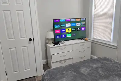 Image de Serenity Haven! apartment with Ac and WiFi in charming Irvington