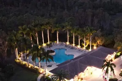 Image de Gorgeous Pool Home in Desirable Venetia! 6 month+ Rental Only!