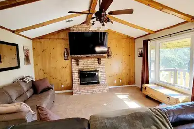 Image de Ev Charger - Charming Cabin on the Ridge