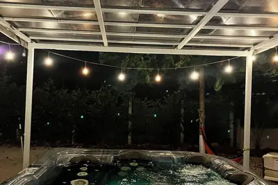Image de 3 habitaciones, 2 baños. Jacuzzi zonas verdes. Nada mejor que Casa Guayacán Real