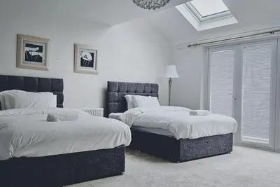 Luxury Getaway in Preston with 5 Bedrooms