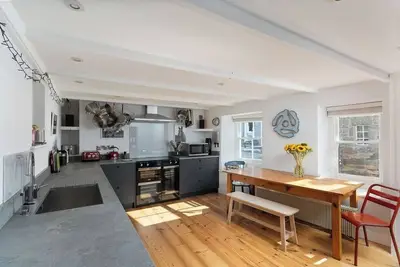 Image de SeaView-2Br-Sleeps5-Cottage-FastWiFi-WoodBurner