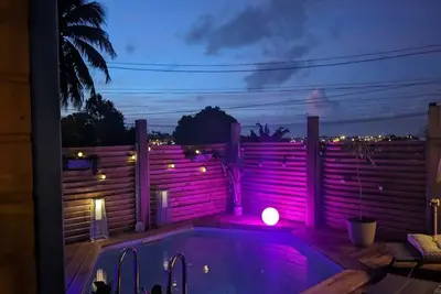 Image de Bungalow avec piscine privé