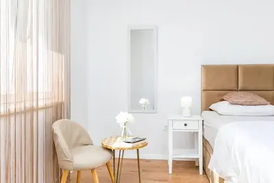 Image de Appartement de deux chambres avec la terrasse Trogir (A-23849-a)