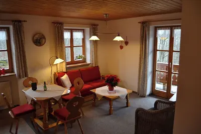 Image de Apartment 5 - Salzbergblick, for 1-4 pers. , approx. 44 sqm, 1 bedroom, eat-in kitchen, balcony