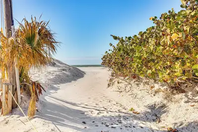 Image de Steps to Shore: Walkable Clearwater Beach Condo