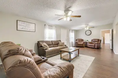 Image de Charming Retreat w/ Games & Yard in Oglethorpe!