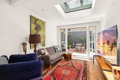 Image de Stylish Inner-City Terrace Home with Rooftop Deck