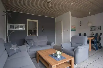 Vacation bungalow centrally located in Norddeich with 3 bedrooms and fenced garden